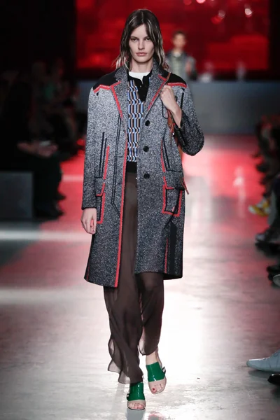 Look 30